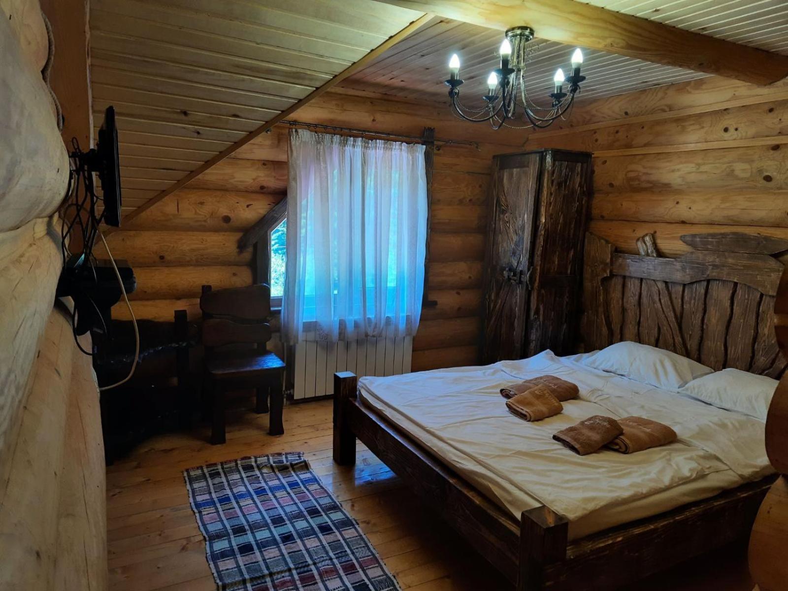 Hotel Berloga-Sinevir Synevyrsʼka Polyana Rom bilde